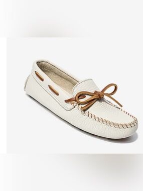 Minnetonka Classic Driving Loafer - Women's 9